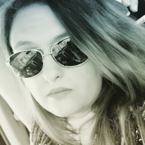 Meet your Posher, Whitney